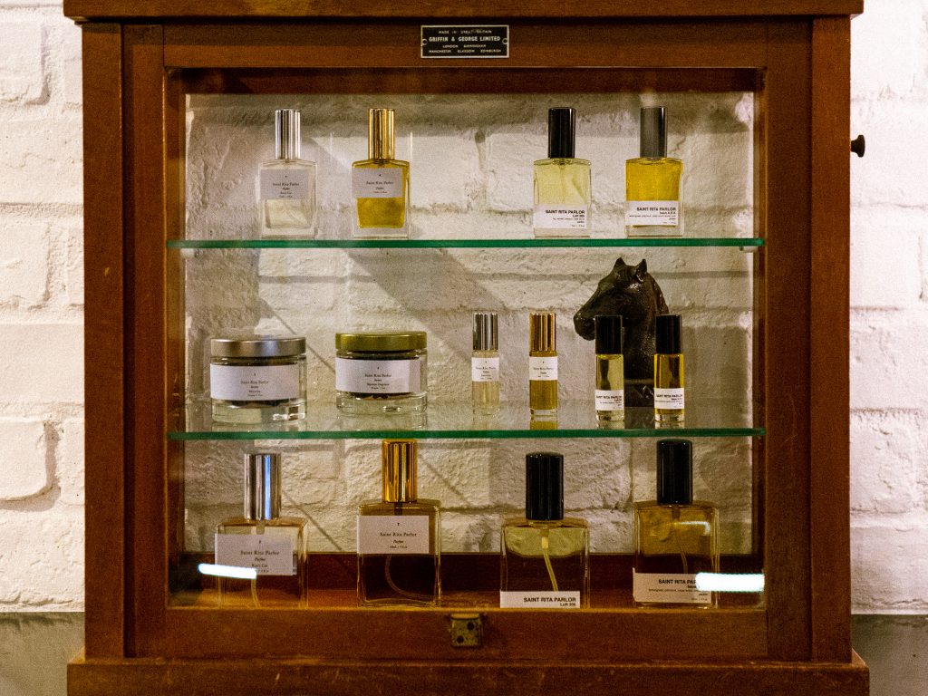 【Saint Rita Parlor】 MAIDENS SHOP WOMEN